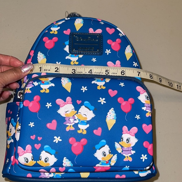 AUTHENTIC DISNEY MERCHANDISE— LOUNGEFLY DONALD & DAISY Backpack - Picture 4 of 6
